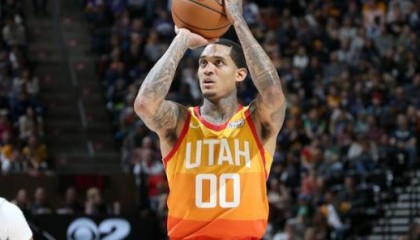  瓦兰丘纳斯30+15鹈鹕胜奇才  