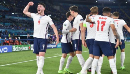  门兴格拉德巴赫青年军掀翻豪门  