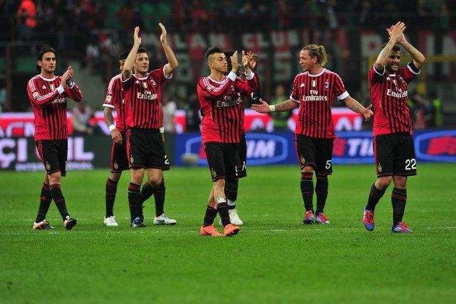  卡利亚里不敌AC米兰，红黑军团凭借高效反击全取三分