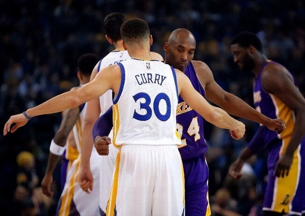  库里三分雨倾盆勇士客场击溃雷霆豪取八连胜