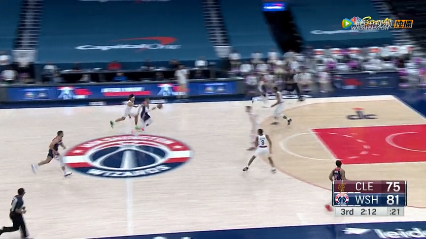  奥格斯堡中场掌控全局，德甲节奏大师主宰比赛  